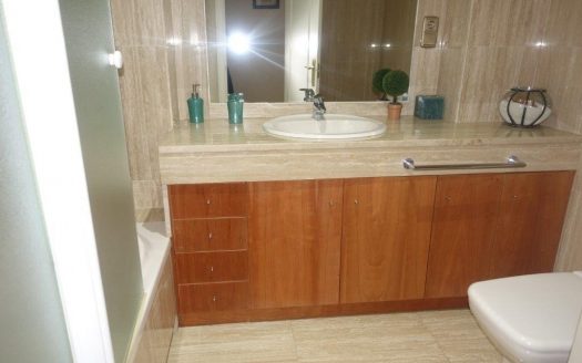 Apartamento de 3 dormitorios en Puerto Banus