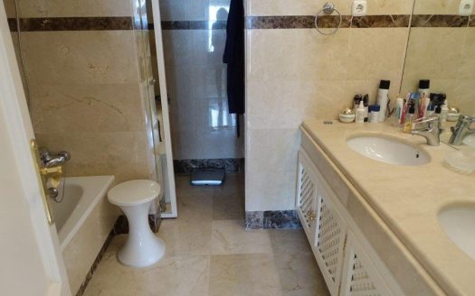 Ático de 3 dormitorios en Puerto Banus