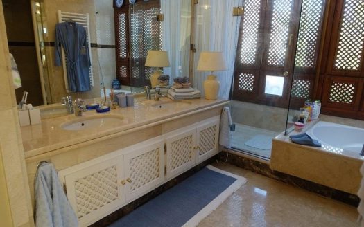 Ático de 3 dormitorios en Puerto Banus