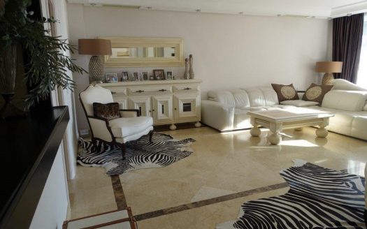 Ático de 3 dormitorios en Puerto Banus