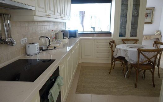 Ático de 3 dormitorios en Puerto Banus