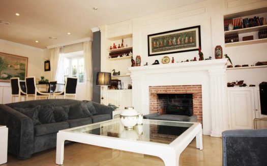 Adosado de 4 dormitorios en Nueva Andalucia