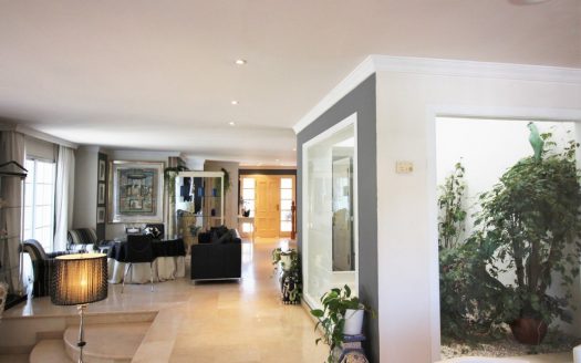 Adosado de 4 dormitorios en Nueva Andalucia