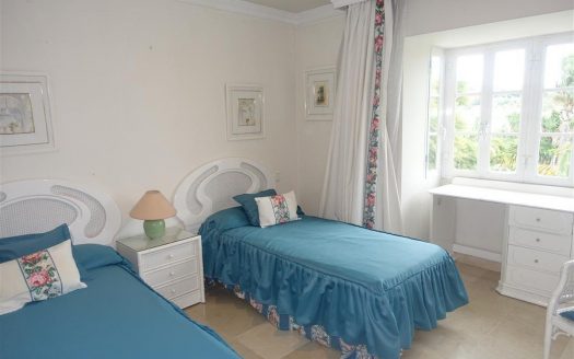 Adosado de 4 dormitorios en Nueva Andalucia