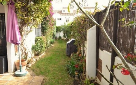 Adosado de 5 dormitorios en Puerto Banus