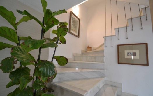 Adosado de 5 dormitorios en Puerto Banus