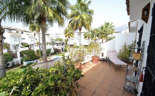 Adosado de 5 dormitorios en Puerto Banus