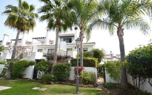 Adosado de 5 dormitorios en Puerto Banus