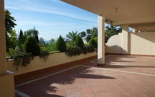 Ático de 2 dormitorios en Milla de Oro