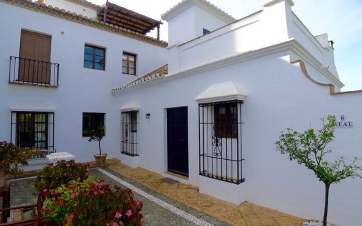 Adosado de 2 dormitorios en Milla de Oro