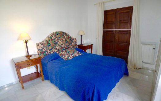 Adosado de 2 dormitorios en Milla de Oro