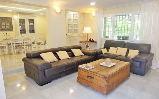 Villa de 4 dormitorios en Nueva Andalucia