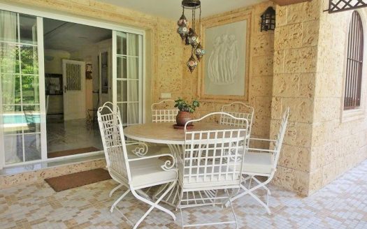 Villa de 4 dormitorios en Nueva Andalucia