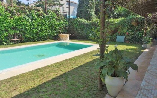 Villa de 4 dormitorios en Nueva Andalucia