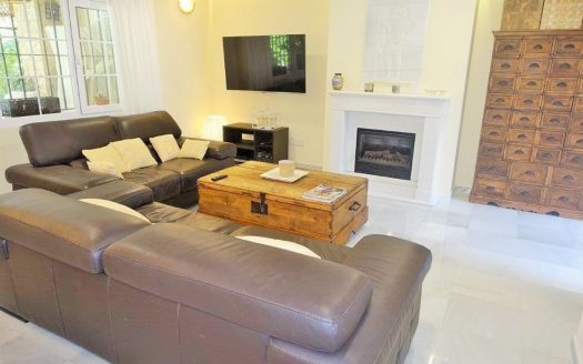 Villa de 4 dormitorios en Nueva Andalucia