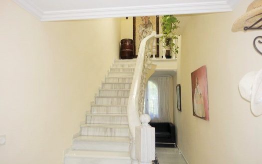 Villa de 4 dormitorios en Nueva Andalucia