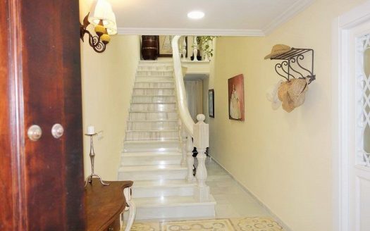 Villa de 4 dormitorios en Nueva Andalucia