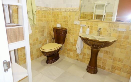 Villa de 4 dormitorios en Nueva Andalucia