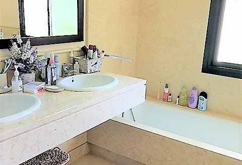 2 bedrooms Apartment in Benahavis