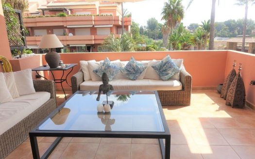 Apartamento de 4 dormitorios en Puerto Banus