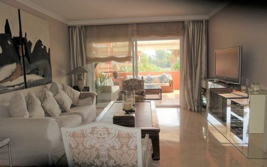 Apartamento de 4 dormitorios en Puerto Banus
