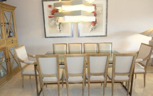 Apartamento de 4 dormitorios en Puerto Banus