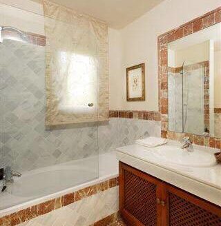 Apartamento de 2 dormitorios en Lomas del Rey