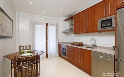 Apartamento de 2 dormitorios en Lomas del Rey