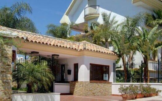 Apartamento de 2 dormitorios en Lomas del Rey