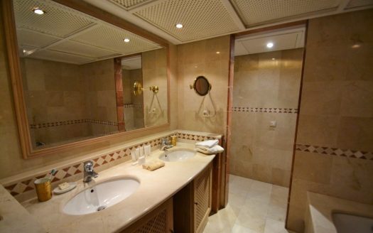 2 bedrooms Apartment in Kempinksi Hotel