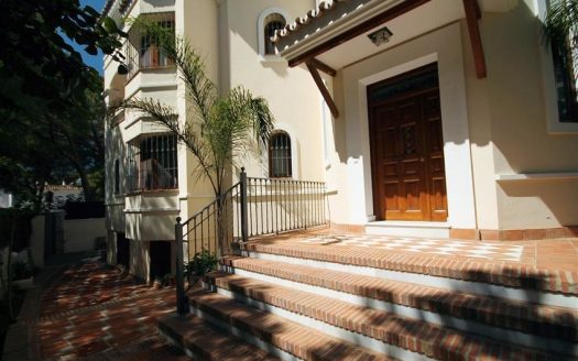 Villa de 7 dormitorios en Las Chapas Playa