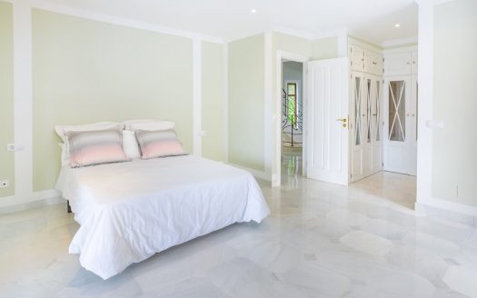 Villa de 7 dormitorios en Las Chapas Playa