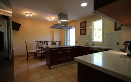 Ático de 3 dormitorios en Condado de Sierra Blanca