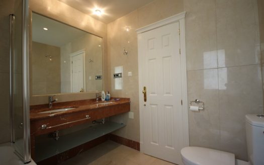 Ático de 3 dormitorios en Condado de Sierra Blanca