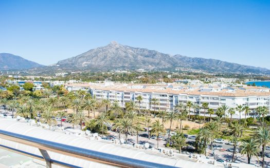 Ático de 2 dormitorios en Marina Banús