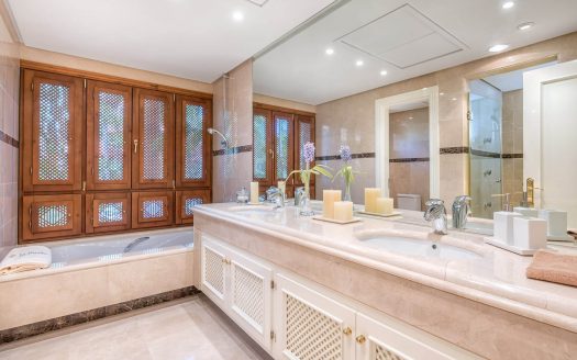 Apartamento de 3 dormitorios en La Alzambra Hill Club