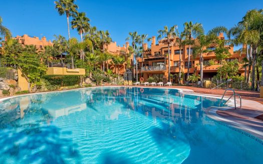 Apartamento de 3 dormitorios en La Alzambra Hill Club