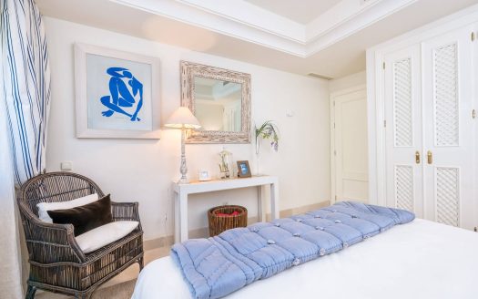 Apartamento de 3 dormitorios en La Alzambra Hill Club