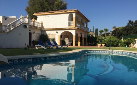 Villa de 7 dormitorios en Cumbres de Elviria