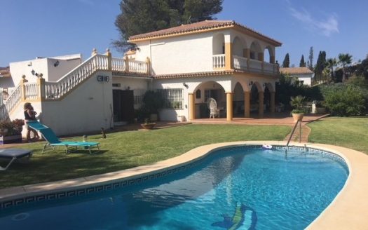 Villa de 7 dormitorios en Cumbres de Elviria