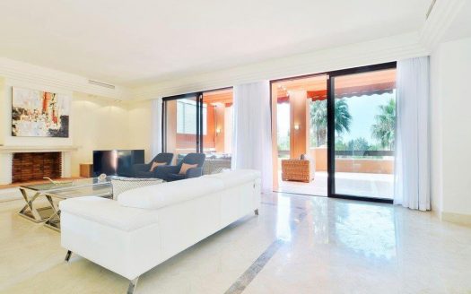 Ático de 4 dormitorios en La Alzambra