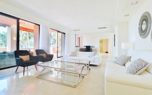 Ático de 4 dormitorios en La Alzambra