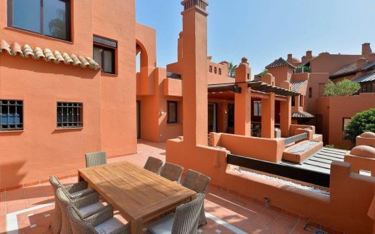 Ático de 4 dormitorios en La Alzambra