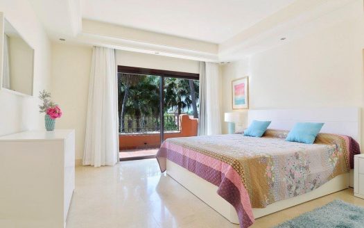 Ático de 4 dormitorios en La Alzambra