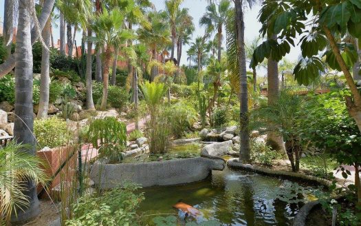 Ático de 4 dormitorios en La Alzambra