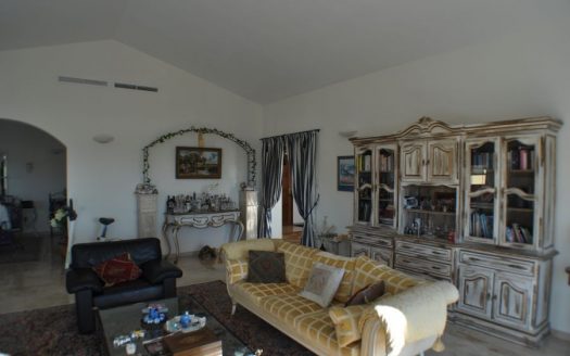 Villa de 4 dormitorios en Aldea Dorada