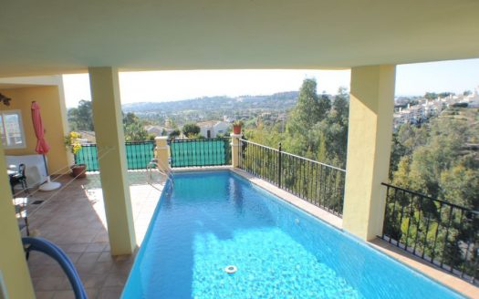 Villa de 4 dormitorios en Aldea Dorada