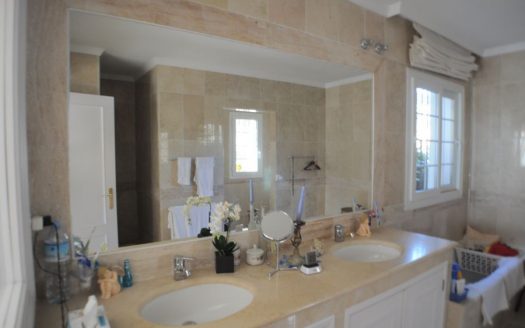 Villa de 4 dormitorios en Aldea Dorada