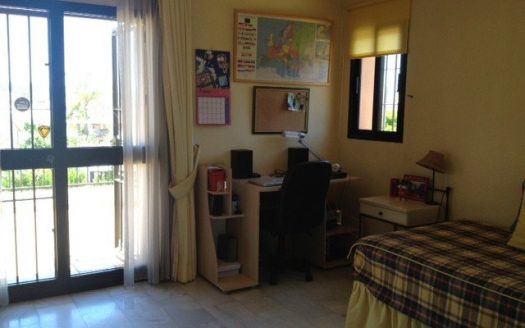 Villa de 4 dormitorios en Milla de Oro