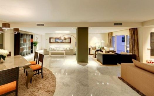 Ático de 3 dormitorios en Puerto Banus